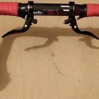 Leve cambio SORA 3x9, manubrio, freni secondari cx