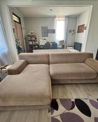 Divano Ikea con penisola