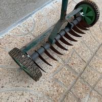 Arieggiatore manuale per prato inglese