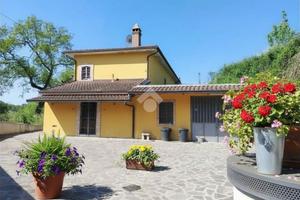 VILLA A SCHIERA A SAN POTITO ULTRA