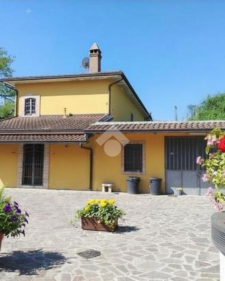 VILLA A SCHIERA A SAN POTITO ULTRA