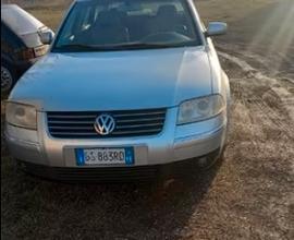 VOLKSWAGEN Passat 6ª serie - 2001