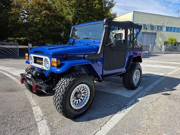 TOYOTA Land Cruiser BJ 42