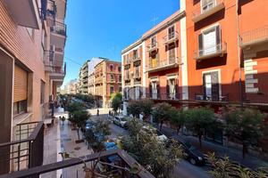 4 LOCALI A BARI