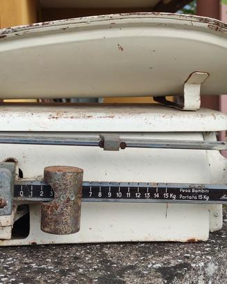 Bilancia pesa bambini vintage