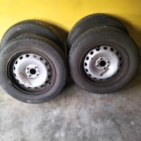 Pneumatici invernali con cerchio in ferro