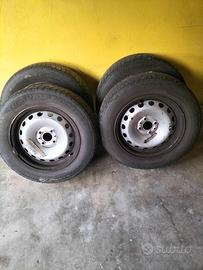 Pneumatici invernali con cerchio in ferro