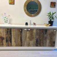 Madia moderna bianca con ante effetto legno