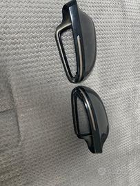 Calotte compresse di frecce dinamiche nero lucido