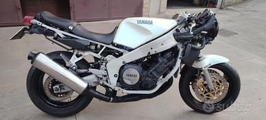 Yamaha FZR 1000