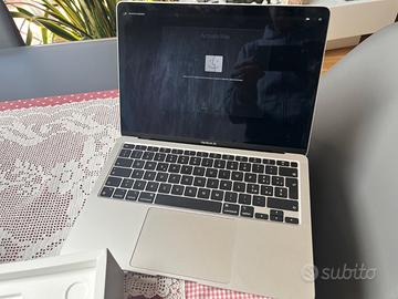 Mac Book Pro 13' processore M1 256 Gb SSD 8 Gb RAM