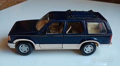 Special Edition Ford Explorer 4X4 Maisto ‘90