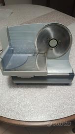 Affettatrice Ausonia con lama da 19 cm 
