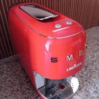 macchina da caffè con capsule lavazza