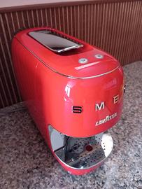 macchina da caffè con capsule lavazza