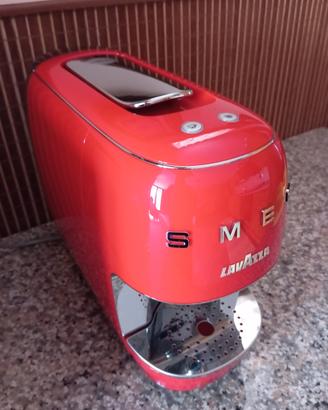 macchina da caffè con capsule lavazza
