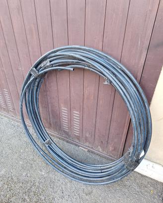 Tubo in plastica per fili