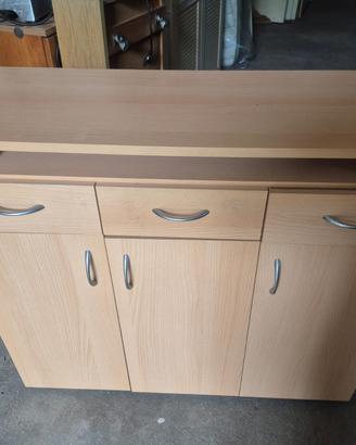 Mobile credenza moderna in legno chiaro