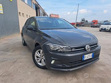 Volkswagen Polo 1.6 TDI - 2018 R-LINE
