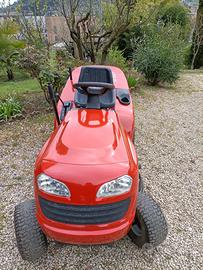 Trattorino tagliaerba Jonsered 