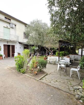 Villa di 260 m² con più di 5 locali a Pistoia