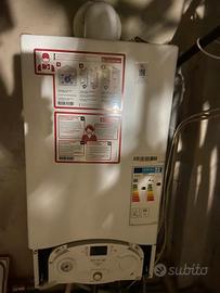 caldaia ariston  da sostituire scamiatore 