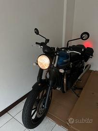 Triumph street twin 900