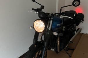 Triumph street twin 900