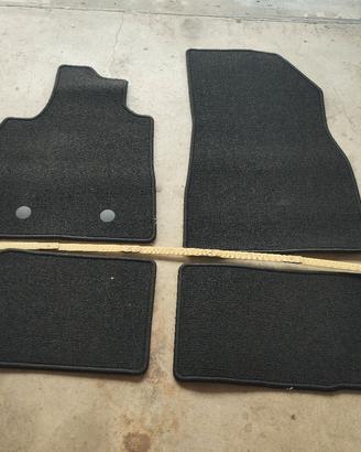 set tappetini per auto 