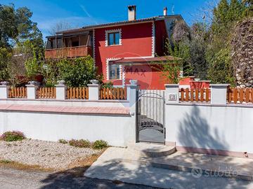 Villa singola 165 mq con giardino, terreno,