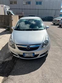 Opel Corsa 1.2 5 porte Cosmo NEOPATENTATI
