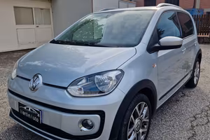 Volkswagen Up Cross - 2015