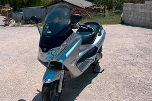 piaggio x 8 200cc