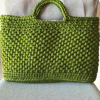 Shopper verde intrecciata