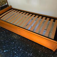 Letto singolo con cassettoni