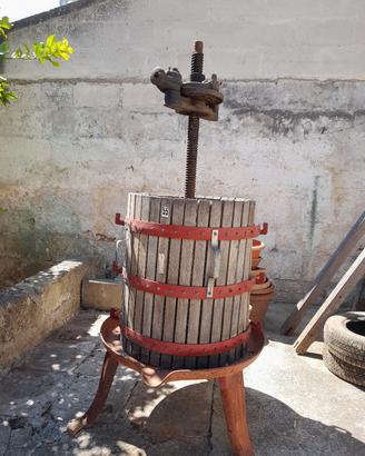 torchio per uva + carolla manuale + vascone