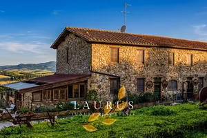 Palazzo / Stabile di 700 m² a Rosignano Marittimo
