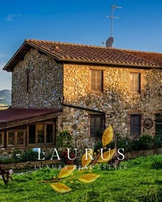 Palazzo / Stabile di 700 m² a Rosignano Marittimo