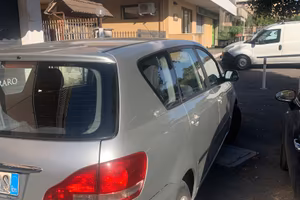 Toyota Avensis Verso