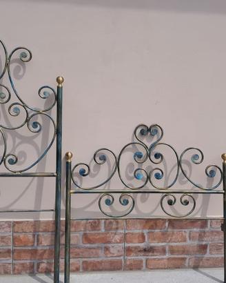 Due letti in ferro battuto