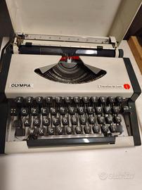 Macchina da scrivere portatile Olympia