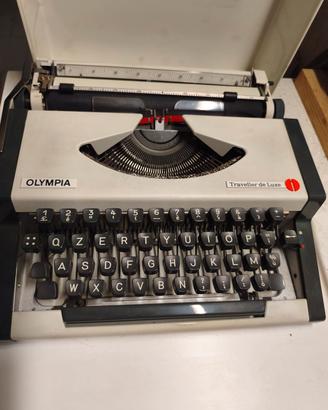 Macchina da scrivere portatile Olympia