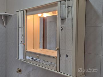 mobiletto bagno con specchio 