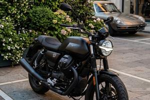 moto Guzzi v7 850 stone