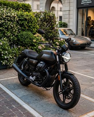 moto Guzzi v7 850 stone