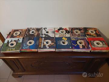 Lotto di 335 dischi in vinile 45 giri