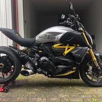 Diavel 1260 s black and steel