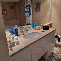 mobile da bagno con pianonin marmo rosa con specch