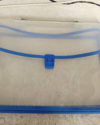 cartellina trasparente + blocco appunti