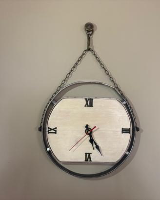 Orologio da parete in ferro e legno